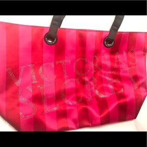 NWT - VS Extra Large Wardrobe Tote Bag
